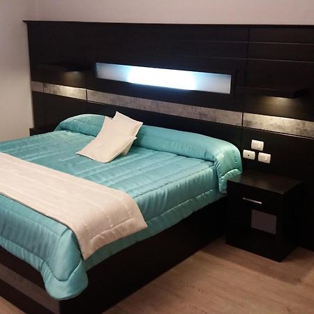 Hotel Majestic 2 By Hhg Cuenca Zimmer foto
