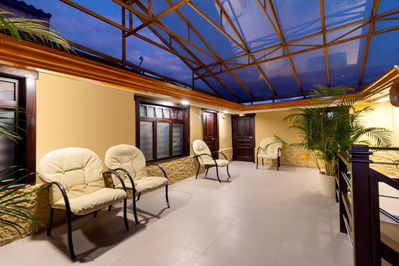 Hotel Majestic 2 By Hhg Cuenca Exterior foto